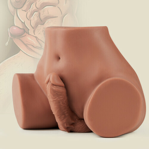 Sexpuppe mit braunem Dildo und männlichem Arsch